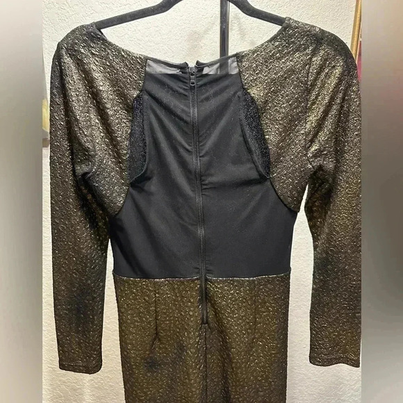 Alice + Olivia Black and Gold Metallic Long Sleeve Fitted Dress size 6 - Picture 4 of 11